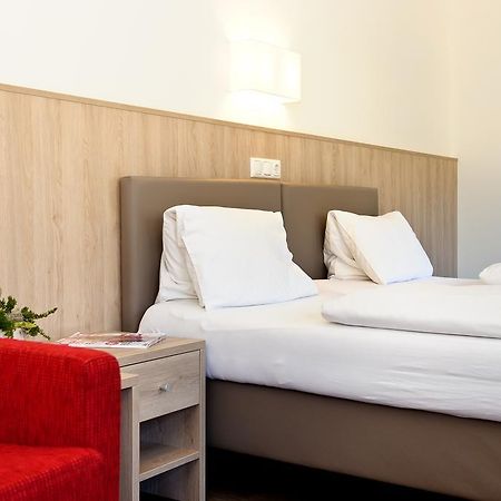Gasthaus Bacher Hotel Санкт Йохан им Понгау Стая снимка